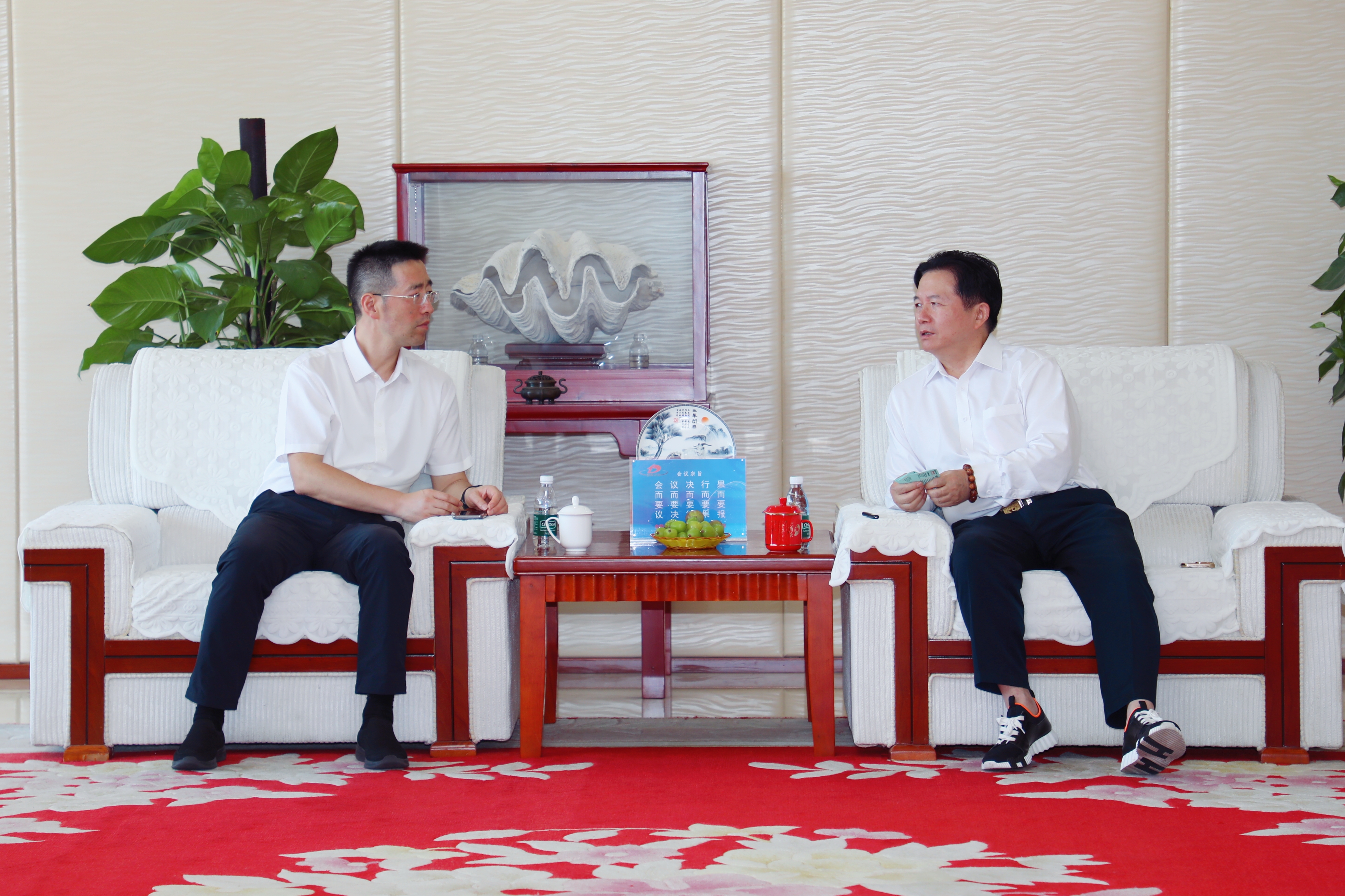 吴江区委副书记、代理区长孙道寻率队走访通鼎集团 ：深化政企精准对接，共筑创新产业生态